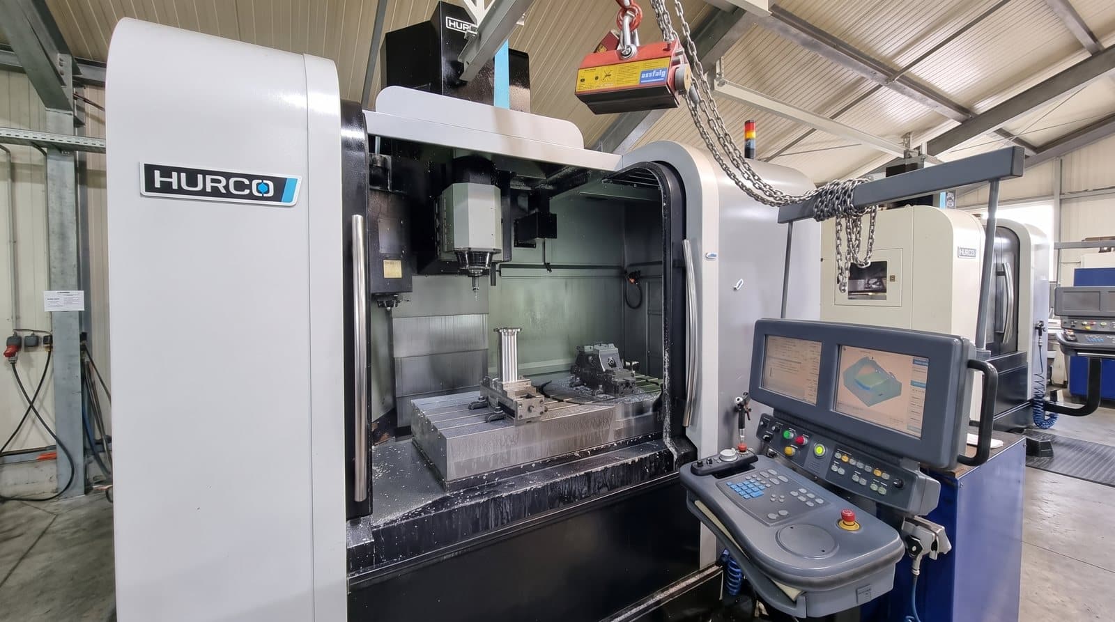 CNC-Fräsen in der Zerspanung der FUTRONIKA AG in Brunnthal