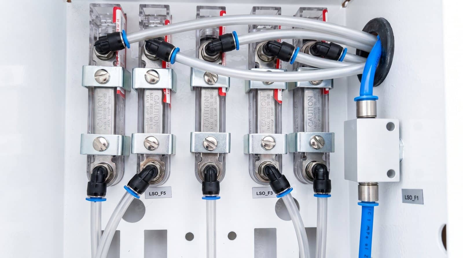 Elektrische und pneumatische Inbetriebnahme einer Sondermaschine bei FUTRONIKA