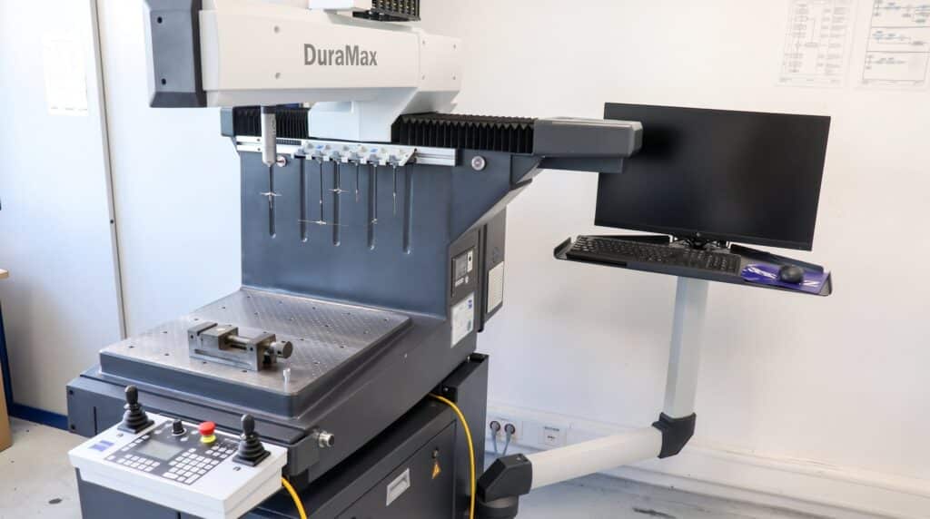 Koordinatenmessmaschine Zeiss DuraMax in der Qualitätskontrolle der FUTRONIKA AG