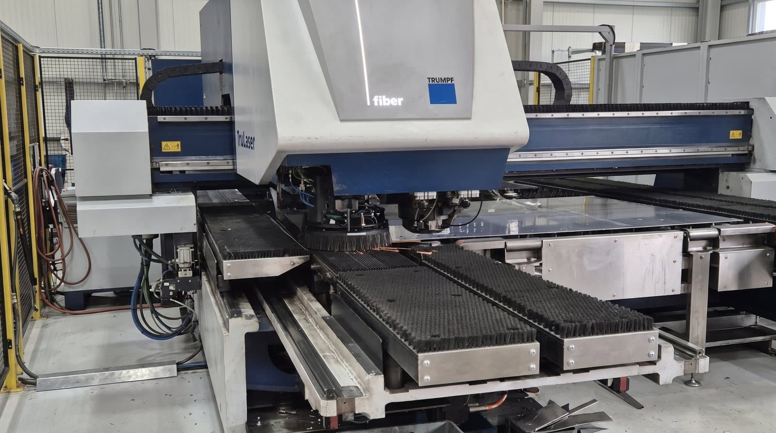 Laserschneiden und Laserstanzen von Blech bei FUTRONIKA in Brunnthal