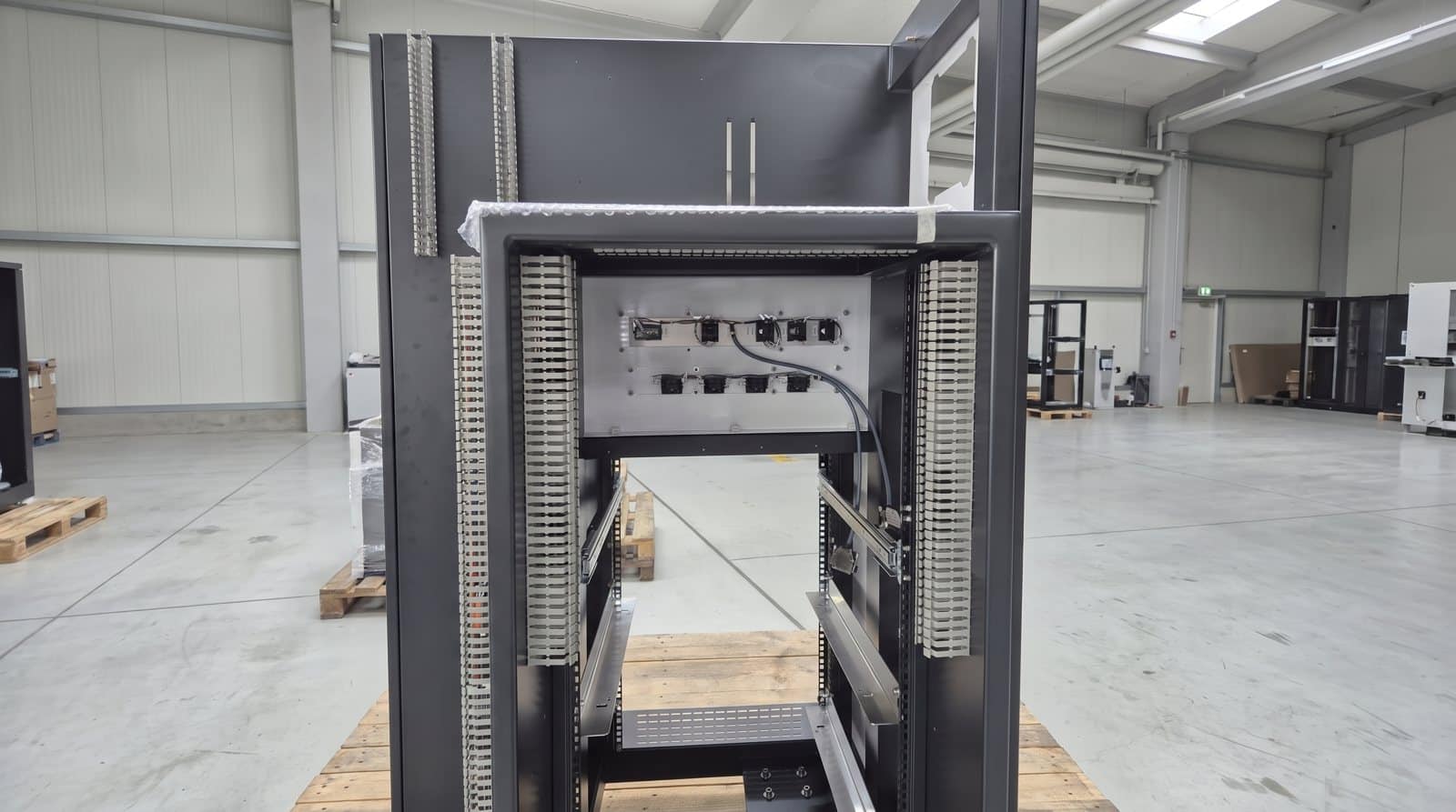 Endmontage einer Baugruppe bei FUTRONIKA in Brunnthal