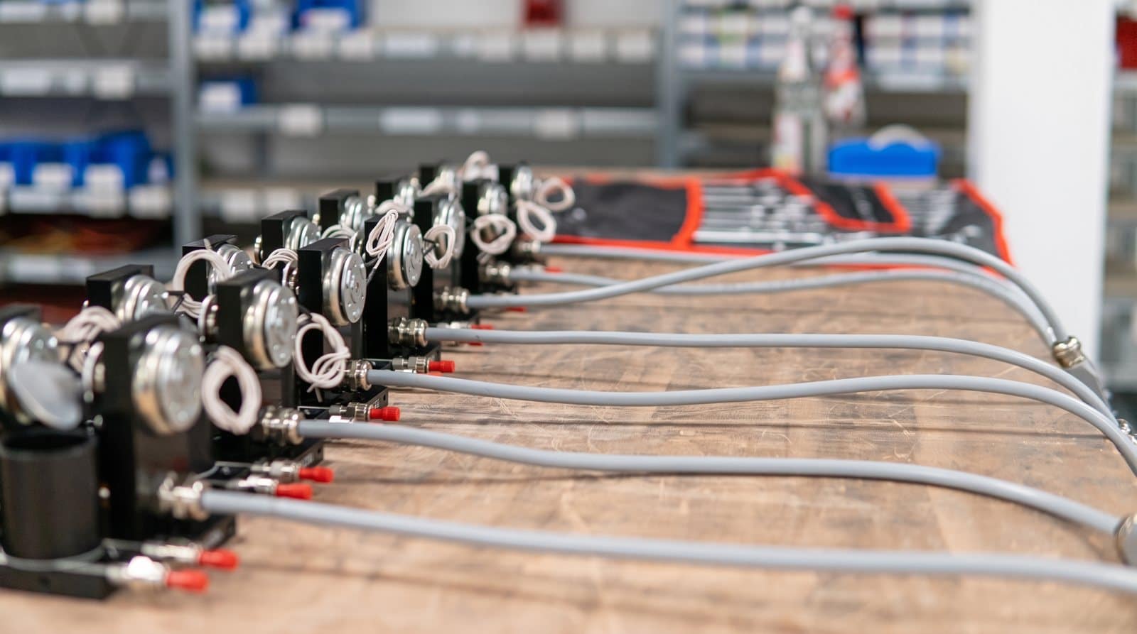 Endmontage einer Baugruppe bei FUTRONIKA in Brunnthal