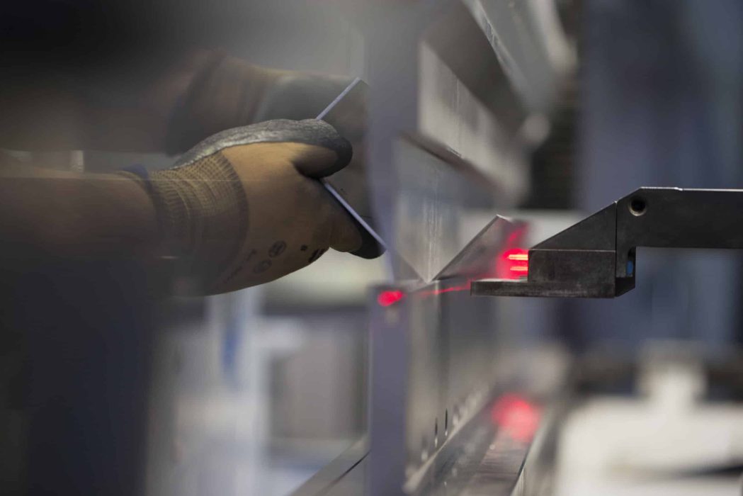 Verzinkte Lochblechprofile mit Lasergravur, gefertigt für Zelenka, Kunde der FUTRONIKA AG